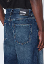 Lade das Bild in den Galerie-Viewer, Omar Shorts Stream Dark Fade Vintage
