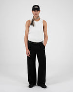 Lade das Bild in den Galerie-Viewer, The Embroidery Tank Top Off-White

