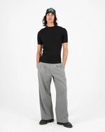 Lade das Bild in den Galerie-Viewer, The Slim Tee Black
