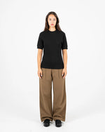 Lade das Bild in den Galerie-Viewer, The Slim Tee Black

