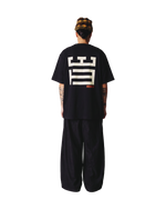 Lade das Bild in den Galerie-Viewer, Baine Mono Tee Black
