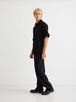 Lade das Bild in den Galerie-Viewer, Banks Plisse Shirt Black
