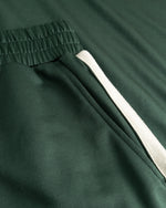 Lade das Bild in den Galerie-Viewer, Chang Track Pants Pine Green
