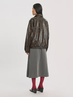 Lade das Bild in den Galerie-Viewer, Jilian Jacket Pu Dark Washed Brown
