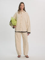 Lade das Bild in den Galerie-Viewer, Theodora Jeans Egret
