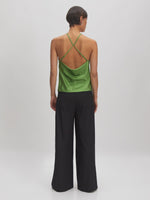 Lade das Bild in den Galerie-Viewer, Kayleen Top Forest Green

