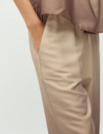 Lade das Bild in den Galerie-Viewer, Asaka Pant Coca Mocha Fade
