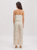 Lade das Bild in den Galerie-Viewer, Cece Knit Top Beige
