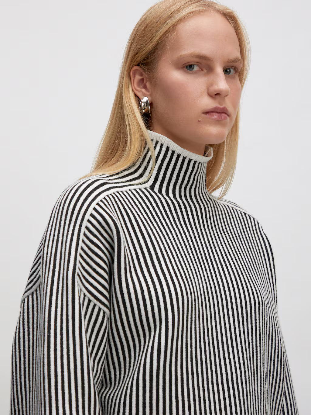 Nohea Jumper Black/White