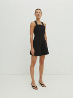 Lade das Bild in den Galerie-Viewer, Alessia Jumpsuit Black

