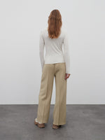 Lade das Bild in den Galerie-Viewer, Cassandra Longsleeve Egret
