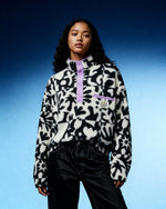 Lade das Bild in den Galerie-Viewer, Goodtimes Fleece Sweater Black
