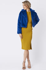 Lade das Bild in den Galerie-Viewer, Blue Faux Fur Cropped Coat
