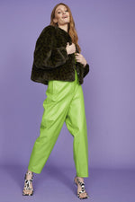 Lade das Bild in den Galerie-Viewer, Green Cropped Leo Faux Fur Jacket
