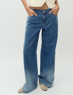 Lade das Bild in den Galerie-Viewer, Pyras Jeans Fading Denim Wash
