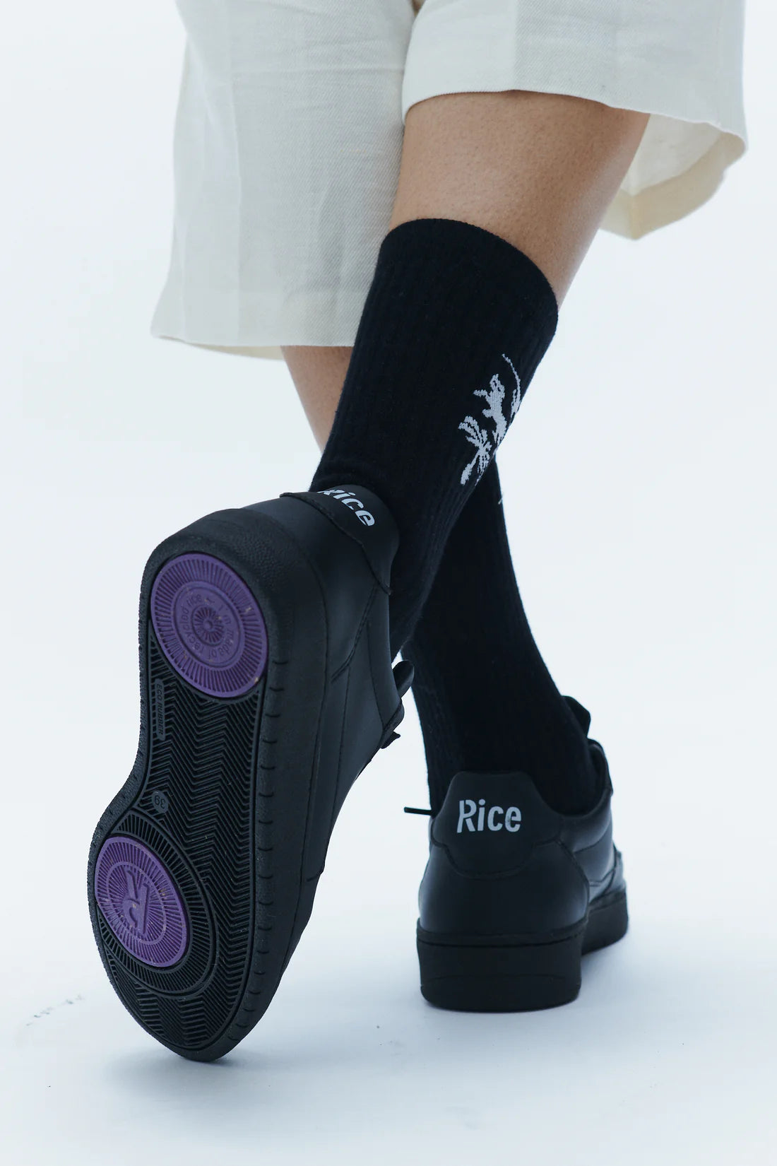 AVY Organic Crew Socks Black/White