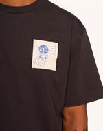 Lade das Bild in den Galerie-Viewer, T-Shirt Avec Toi Noir Carbone
