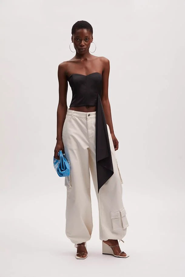 Nilia Corsage Black
